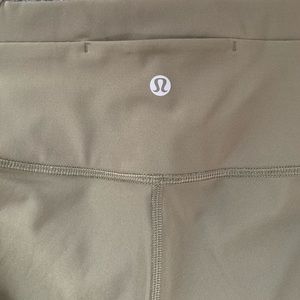 Lululemon cropped leggings